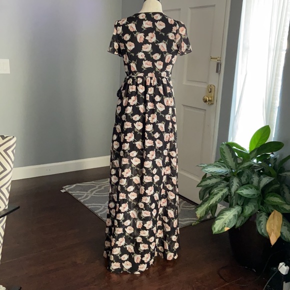 Forever 21 Floral Print Wrap Maxi Dress - Picture 6 of 8